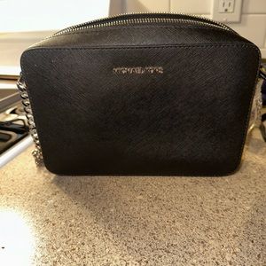 Micheal Kors crossbody